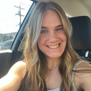 Meet your Posher, Raquel